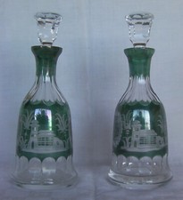 Ancienne paire de carafes 19ème en cristal overlay décor gravé