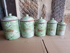 trés jolie  serie   de pots à épices émaillée