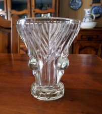 VASE ART DÉCO EN VERRE MOULÉ PRESSÉ - ANNÉES 30/40 - MOTIFS EN RELIEF