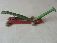 Ancien cric roulant pour voiture, garage, Quiralu / Dinky Toys