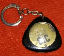 Porte-clés Key ring SIC jeu de 4 billes à placer sur baleine  SEL ??