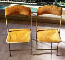 Paire de chaises pliantes anciennes extra plates en métal et velours