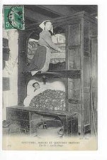 29  COUTUMES ET MOEURS BRETONS  UN LIT A DOUBLE ETAGE