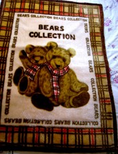 Très belle COUVERTURE POUR LIT D'ENFANT - 134 x 98 cm ep. 2,5 cm - TB état 