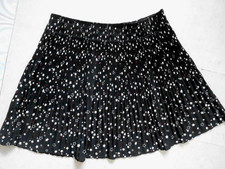 JUPE COURTE TISSU PLISSEE NOIRE IMPRIMEE BLANCHEPORTE TAILLE 46 NEUVE