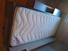 chambre gautier Dimix lit et armoire gris et rose 