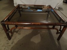 Belle table basse en excellent état