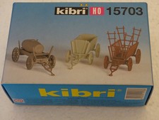 KIBRI ( 15703 ) ENSEMBLE DE 3 CHARRETTES  AGRICOLE NEUVES EN BOITE HO