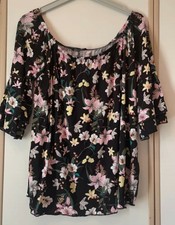 Joli Haut Fleuri Neuf à Manches Volantées  de Marque Ms Mode Taille L ( 44/46 ).