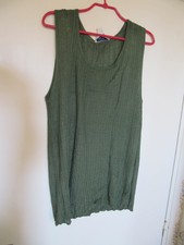  joli débardeur femme sans manches vert 100% viscose parfait état 1.2.3. T46/48
