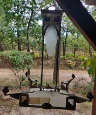 EXCEPTIONNEL ET IMPOSANT LUSTRE ART DECO EN METAL ET PLAQUES DE VERRE PETITOT?