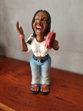 Statuette figurine lourde chanteuse jamaïcaine afro américaine hauteur 25 cm