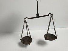 Ancien trébuchet en bronze XVIIIe siècle. Balance d'Apothicaire 