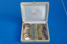 Ancien coffret cuillère à café X 12  - n° 24 dans le creux 