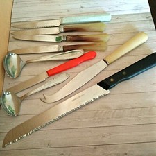 Lot 7 divers couteaux :DUROL , Royal Thiers , CATHONNET ...+ 2 cuilléres à sauce
