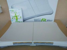 Nintendo Wii Fit Plus - Balance Board avec Jeu Wii Fit Plus 