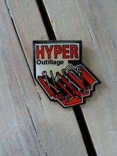 Pin's publicitaire - Hyper outillage - caisse à outils