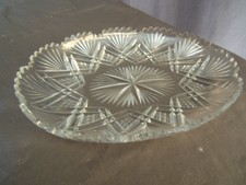 coupe ovale cristal taillé ( plat a fruit ) 29 x 21 cm h 3 cm poids 950 gr 