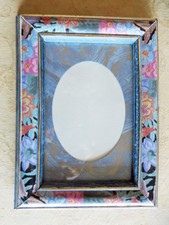 CADRE en bois bleu cérusé bordure fleurie