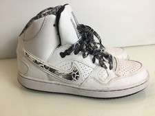 Nike Son of Force jeunesse en blanc. Noir Détail. Force de la langue. Très bon état. UK 5