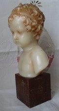 Adorable buste  enfant coiffé a la romaine ,  cire , belle patine .