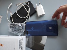téléphone portable huawei Y7 bleu.En parfait état de fonctionnement