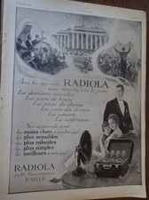 RADIOLA + Lampe BERGER + meubles Roger BAL publicité papier ILLUSTRATION 1923