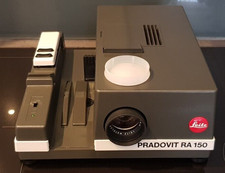 Rétroprojecteur de diapositives LEITZ PRADOVIT RA 150 avec sacoche de transport