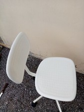 ANCIENNE CHAISE PIVOTANTE DE BUREAU A ROULETTES  ENFANT BLANC ANNEE 70