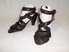 SANDALES À TALONS BRIDES EN CUIR NOIR 39 NEUF