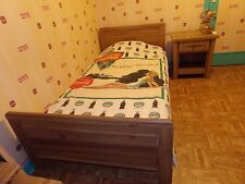 chambre enfant complète Très bon état marron 