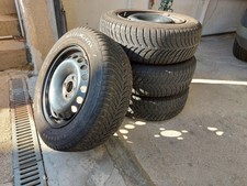 4 Pneus Neige GoodYear UltraGrip 7+ 195/65 R15 91T + 4 Jantes - Occasion 