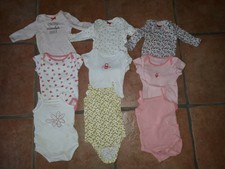 9 bodies fille taille 1 mois TBE