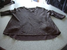 pull noir et doré, dos voile avec neouds "t-46-48"