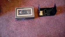 Metal Caisse 18 cm x 11 cm. pas de clés peinture un peu usés mais pas de bosses Insert