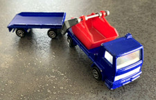 Majorette n° 241/245, camion Ford bleu avec benne rouge et remorque, 1/100e