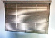 Bali Pembrook Custom 2" Vinyl Horizontal Textured Blind Carbo Color 75 7/8"X 53"