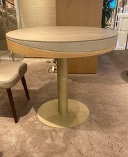 table en cuir d'agneau véritable