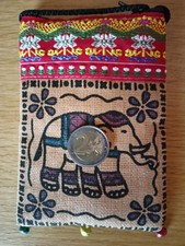Pochette tour de cou brodée avec motif éléphant de Thailande