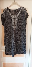 tres jolie tunique ou robe ou tunique plage neuve t44/46 noir grise et blanche
