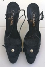 Chaussures Chanel Escarpins Camélia vintage taille 38