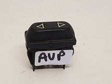 Bouton lève vitre avant passager pour Peugeot 306 diesel 1.9 l de 1994