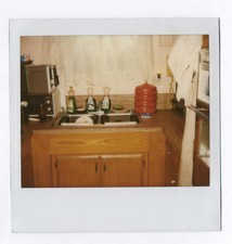 PHOTO POLAROÏD Intérieur Appartement Maison Cuisine Évier Liquide Vaisselle 1980