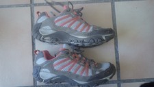 Paire de chaussures de sport MERRELL taille 40