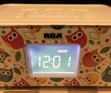 RCA RCR8622 Dual Alarm Clock Radio w2 Multicolor Fashion Wraps AM/FM Owl Wrap