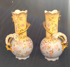 paire grand vases porcelaine anse forme de branche fleurie en relief art nouveau