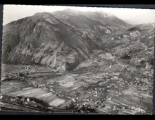LA CHAMBRE-SAINT-AVRE (73) CHALETS & VILLAS en vue aérienne en 1969