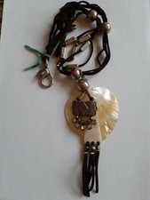 Beau gros collier coeur en nacre mi-long de marque Réminiscence 