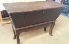 Ancienne Maie, coffre en bois transformé en Bar 118 x 50 cm par 80 cm de haut