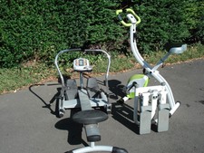 Lot de matériel de sport comprenant velo d'appartement , rameur  